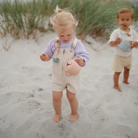 http://www.anbbaby.com/cdn/shop/articles/6-of-the-best-spill-proof-snack-cups-for-toddlers-149142.webp?v=1691406788