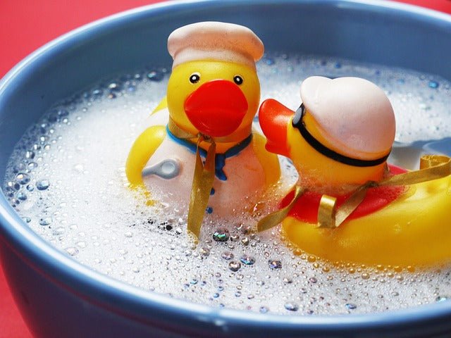 6 Simple Ways to Clean Your Baby's Bath Toys