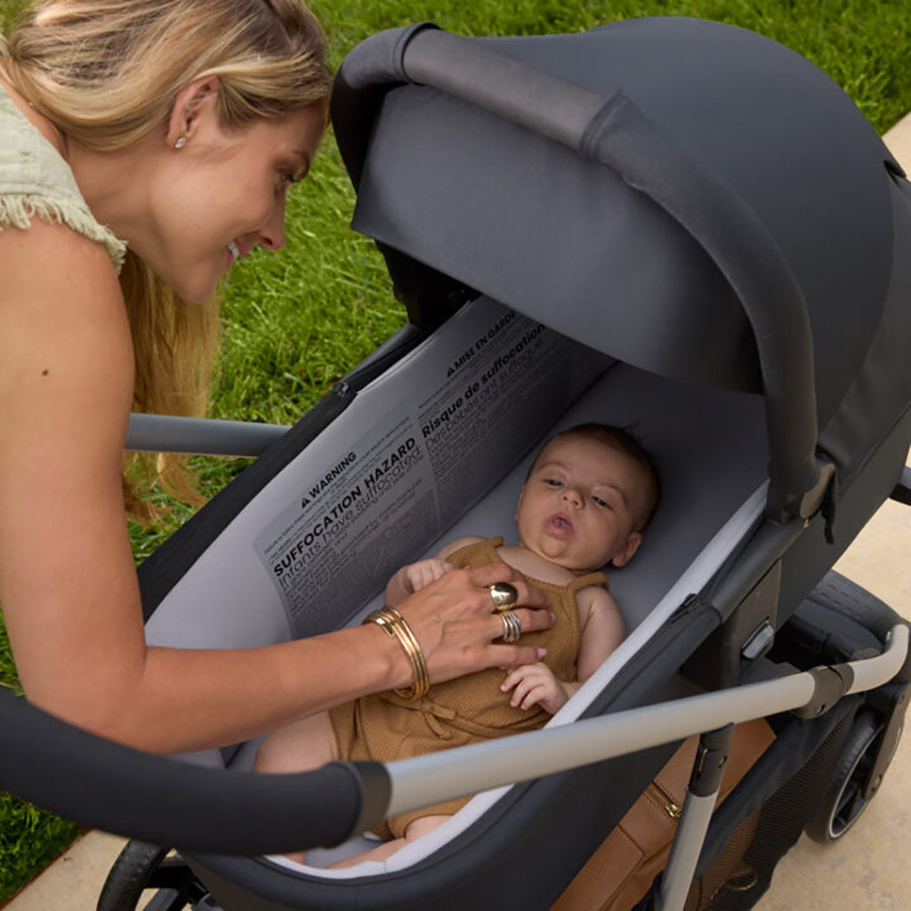 Britax Zinnia Bassinet for Brook, Brook + & Grove Strollers-Onyx Glacier_6 - ANB Baby