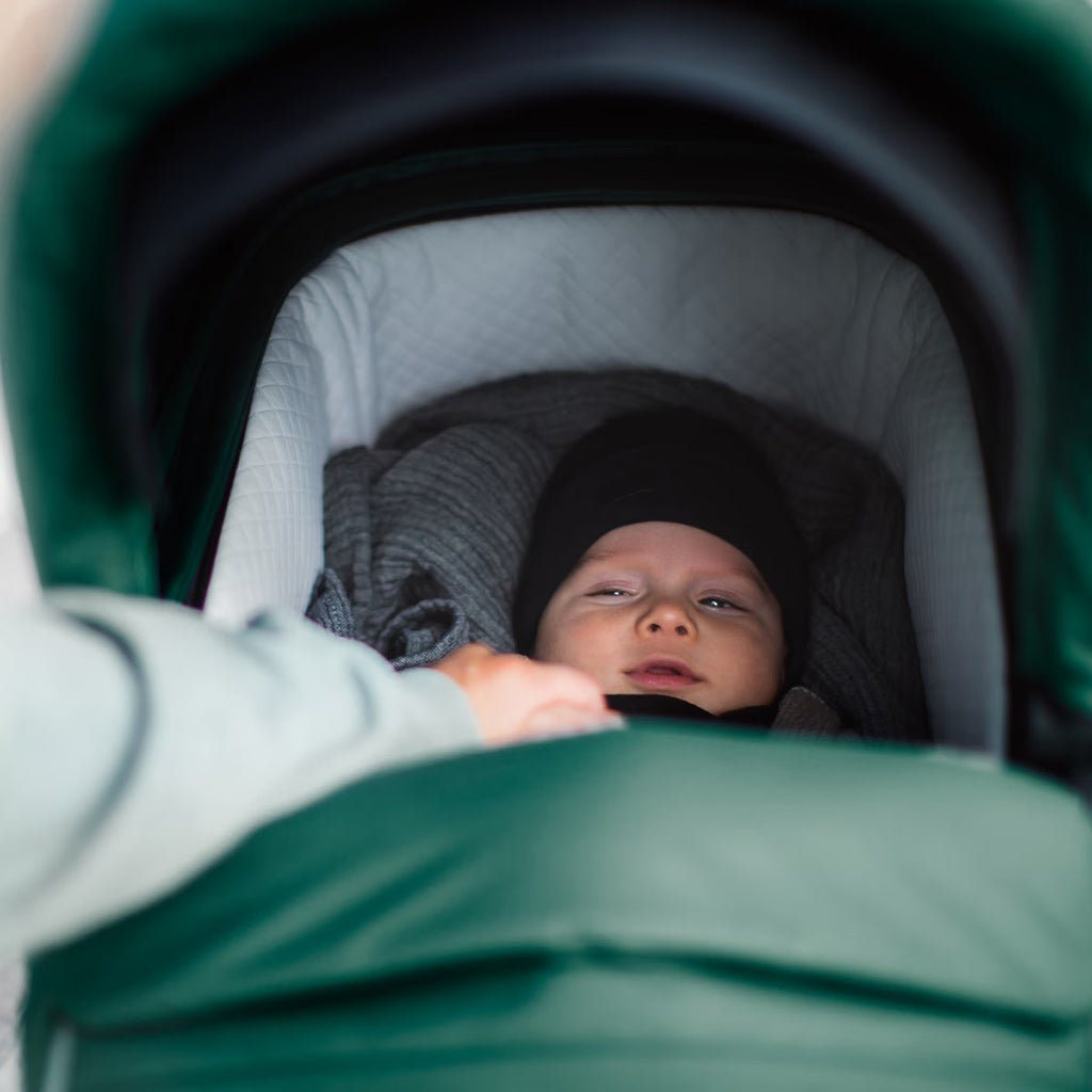 THULE-Sleek-Bassinet-For-Stroller_9 - ANB Baby