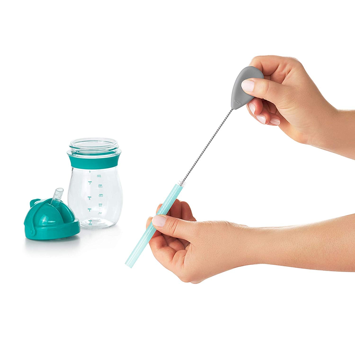 https://www.anbbaby.com/cdn/shop/products/oxo-tot-water-bottle-and-straw-cup-cleaning-set-with-stand-gray-639392.jpg?v=1641431390