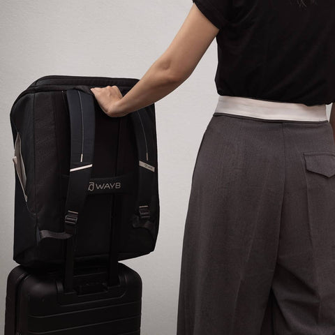 WAYB Pico Forward Facing Travel Car Seat + Carry Bag Bundle - Jet / Onyx